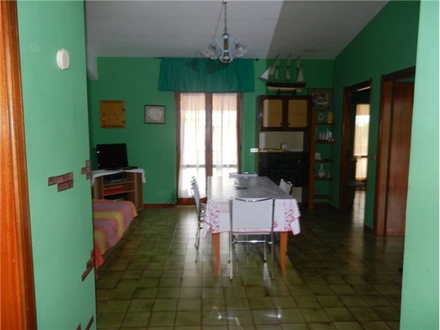 33d3e07b-2086-4a38-a171-960ac92632b6.jpg
